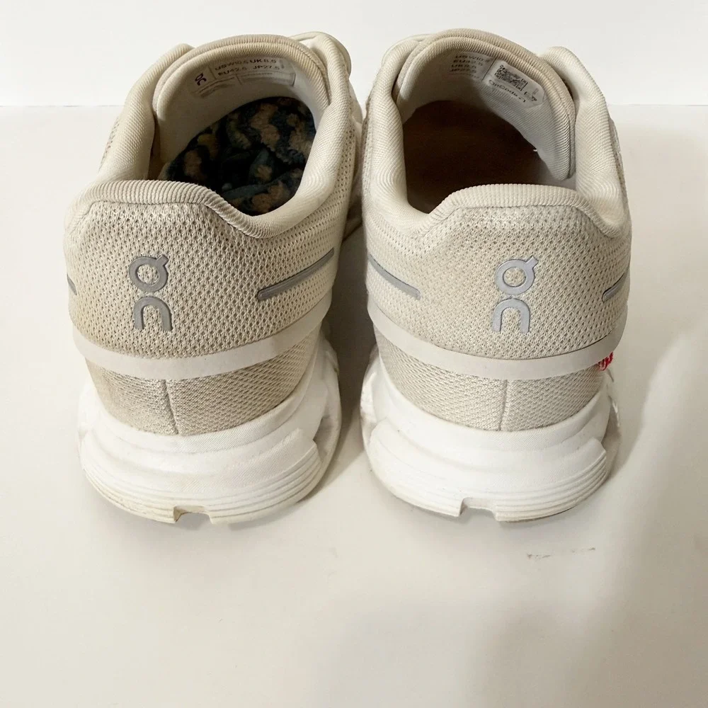 On Running On Cloud 6 Womens Pearl Whitr Athletic Running Sneaker Size 10.5